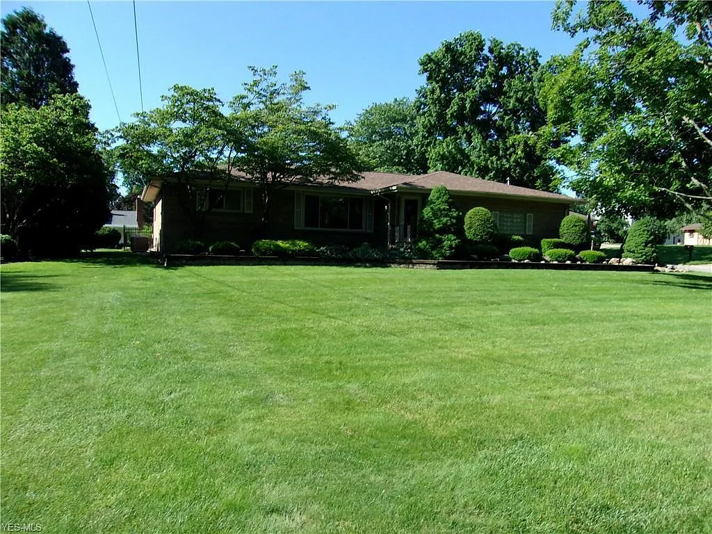 3510 Kimberly Dr NE photo 1