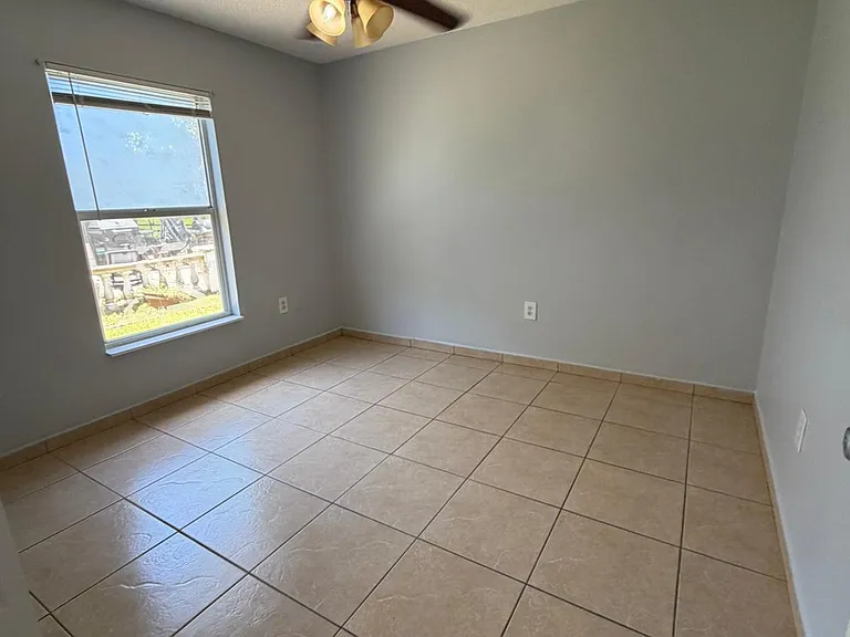52 Bradford Ct — Photo 8