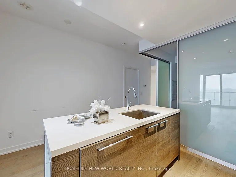 488 University Ave #4501 — Photo 13