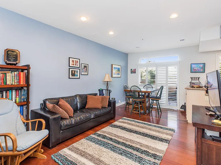 1250 Cravens Ln #3 — Photo 8
