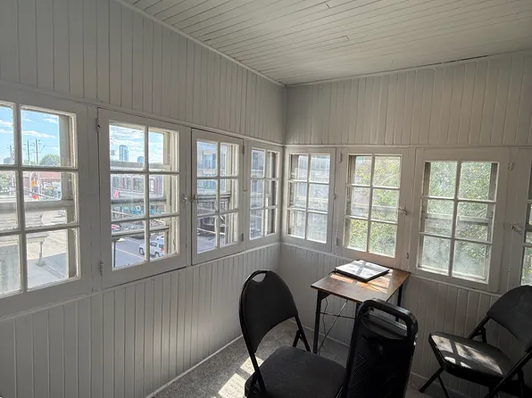 275 Bronson Ave #4, Ottawa, ON K1R 6H7