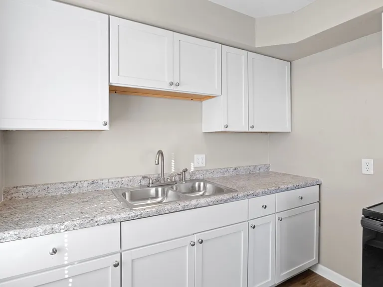 617 W Riverview Ave — Photo 12