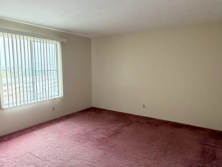 640 Serramonte Blvd #10 — Photo 8