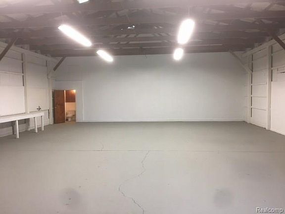 2nd image of 5492 Military Ave Ste B