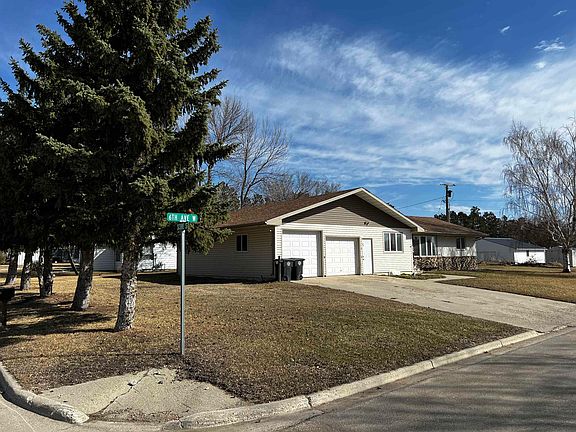 2nd image of 24 6th Ave W