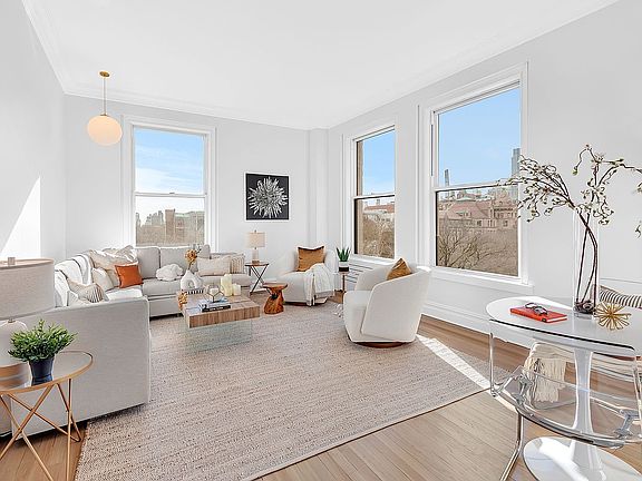 2nd image of 101 W 80th St APT 7D