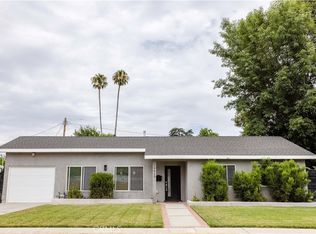 19613 Blythe St, Reseda, CA 91335