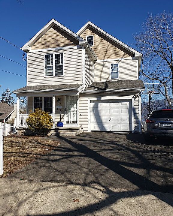 1st image of 165 Hallock Ave