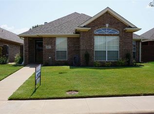 6017 Oakmont Dr, Wichita Falls, TX 76310