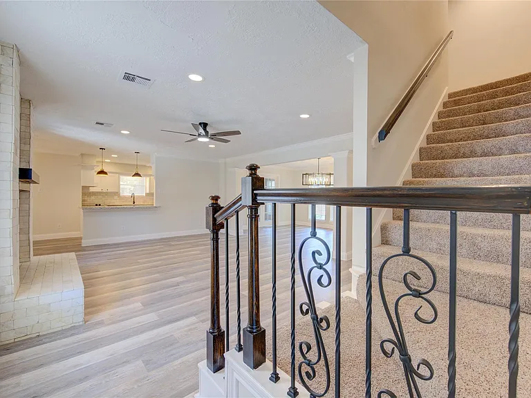 9115 Taidswood Dr — Photo 11