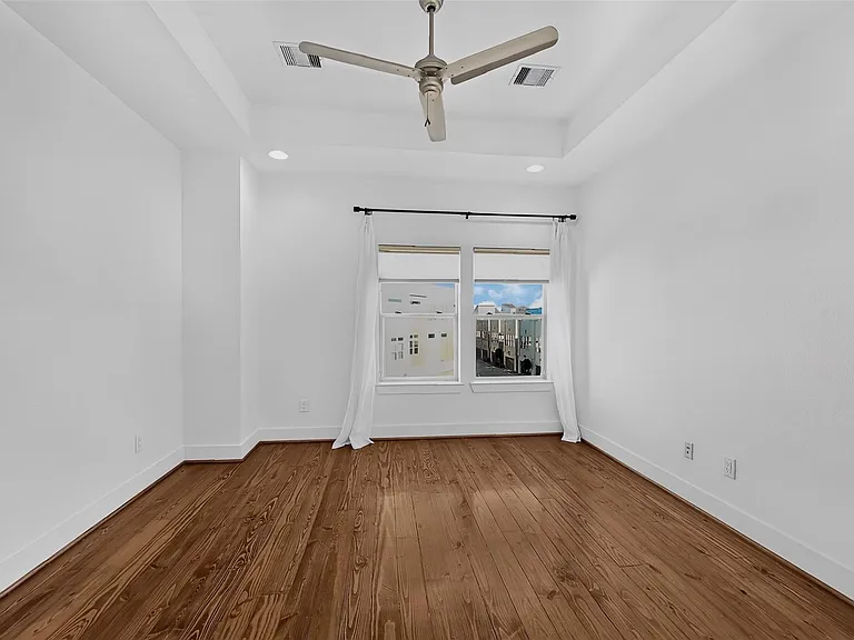 205 Riley Ln — Photo 28