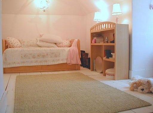 4th Bedroom (3rd floor)