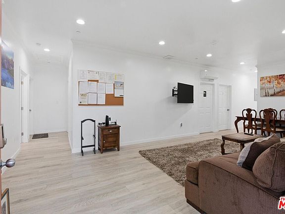 3rd image of 1801 W 43rd St