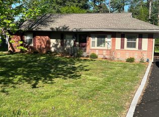 5626 Benton Rd, Paducah, KY 42003