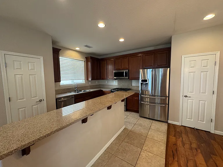 2120 Virginia Lake Way — Photo 5