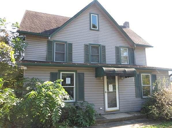 2nd image of 2042 Shingletown Rd