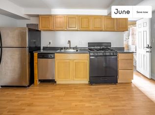 1126 8th St NE #B, Washington, DC 20002