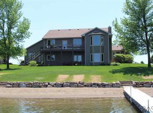 128 Woodland Dr, Madison, SD 57042