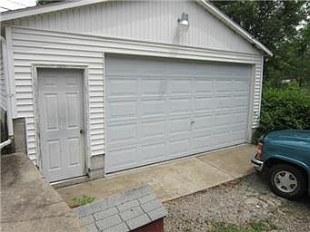 3rd image of 10302 E Gill St