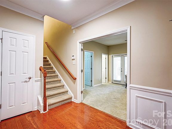 4th image of 627 Sunfish Ln