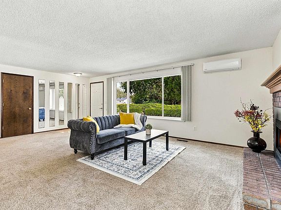 3rd image of 1004 S Dawes St