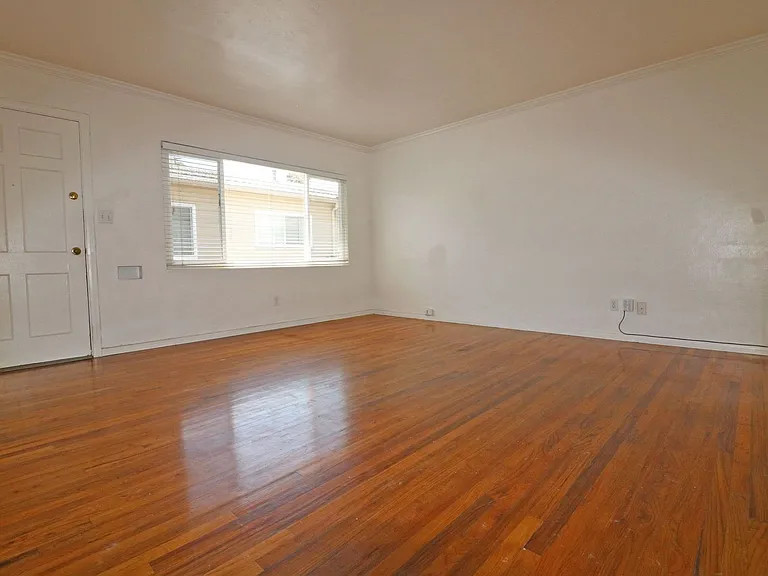 4746-4756 1/2 Point Loma Ave — Photo 5