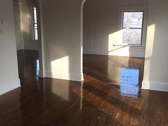 3rd image of 102 Dougal Ave
