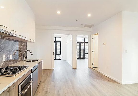 5th image of 111 Mulberry St #2G