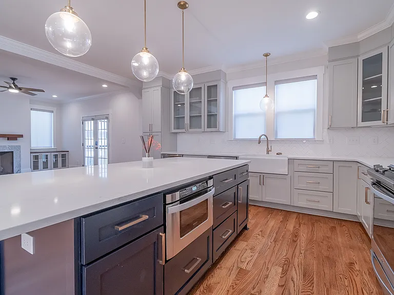 1005 State St — Photo 12
