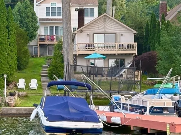 121 Maxim Dr, Hopatcong Boro, NJ 07843