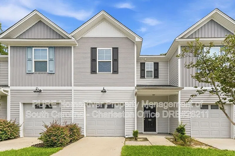 3 bed, 2.5 bath, 1476 sqft, $1,799 — Photo 2