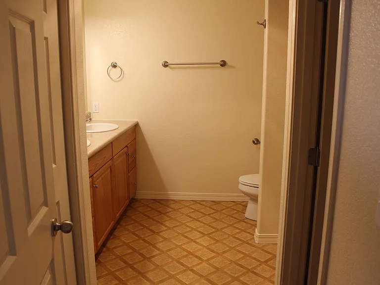 304 Willow St — Photo 15
