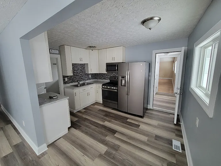 1946 Rocklyn Dr — Photo 4