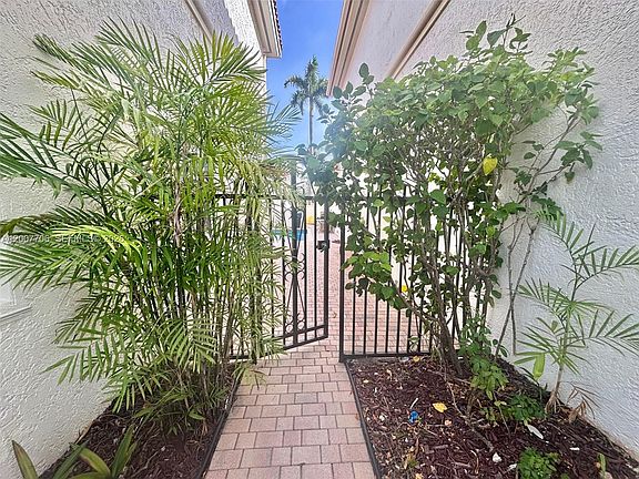5th image of 1141 Waterside Ln
