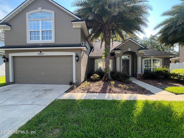 13727 Victoria Lakes Dr