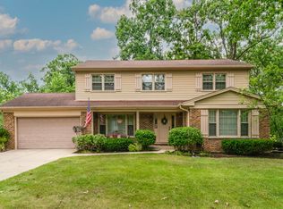 4 Londonderry Ln, Lincolnshire, IL