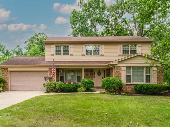 4 Londonderry Ln, Lincolnshire, IL 60069