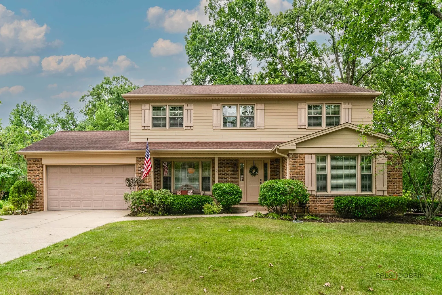 4 Londonderry Ln photo 1
