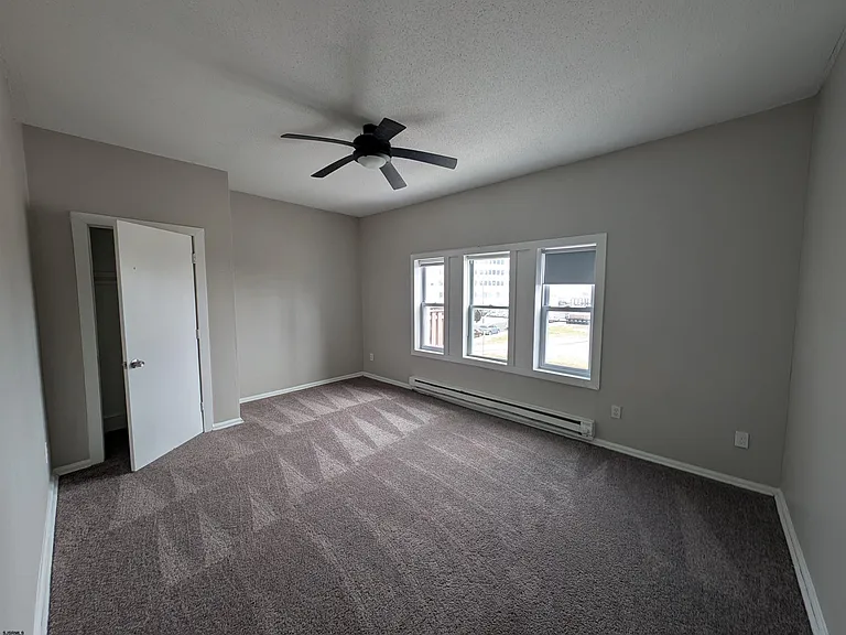 207 Oriental Ave — Photo 12