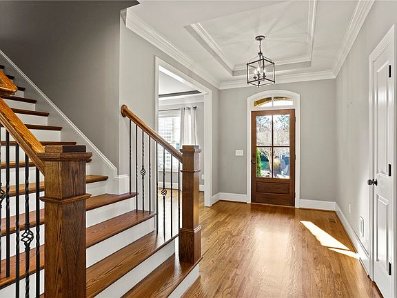 5th image of 212 Brandau Ln
