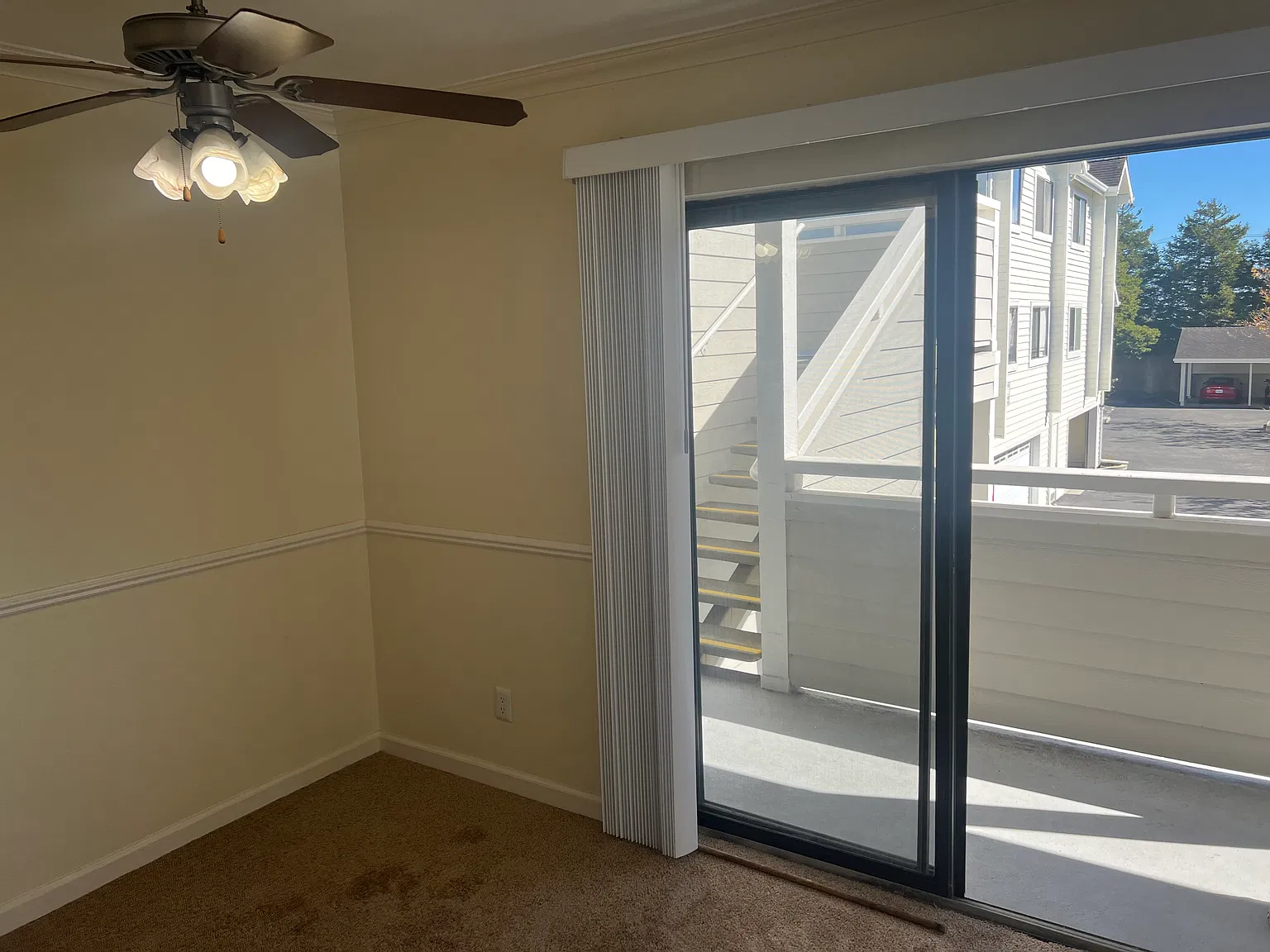 2 bed, 913 sqft, $3,300 — Photo 3