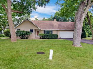 19 Hawley Ct, Grayslake, IL 60030