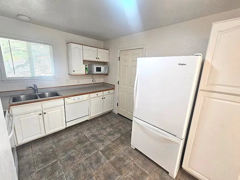 16065 E Rice Pl #B — Photo 8