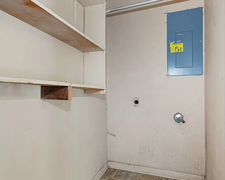 1219 Olwen Dr — Photo 11