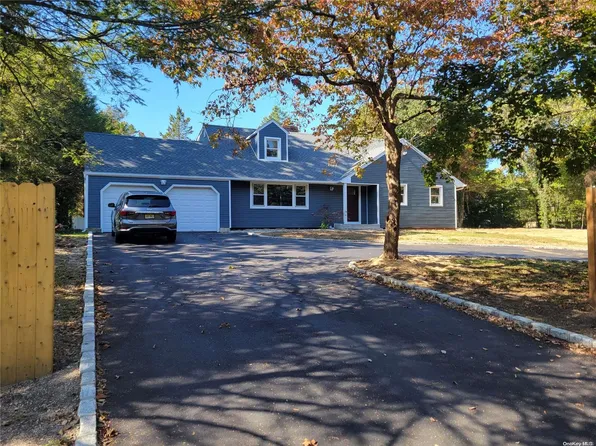 585 Old Country Road, Huntington Station, NY 11746