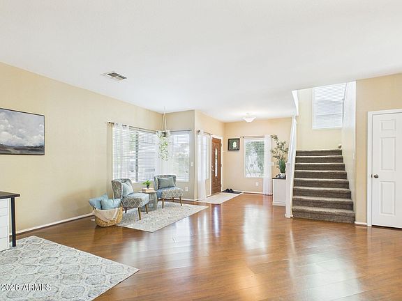 5th image of 783 E CHELSEA Drive