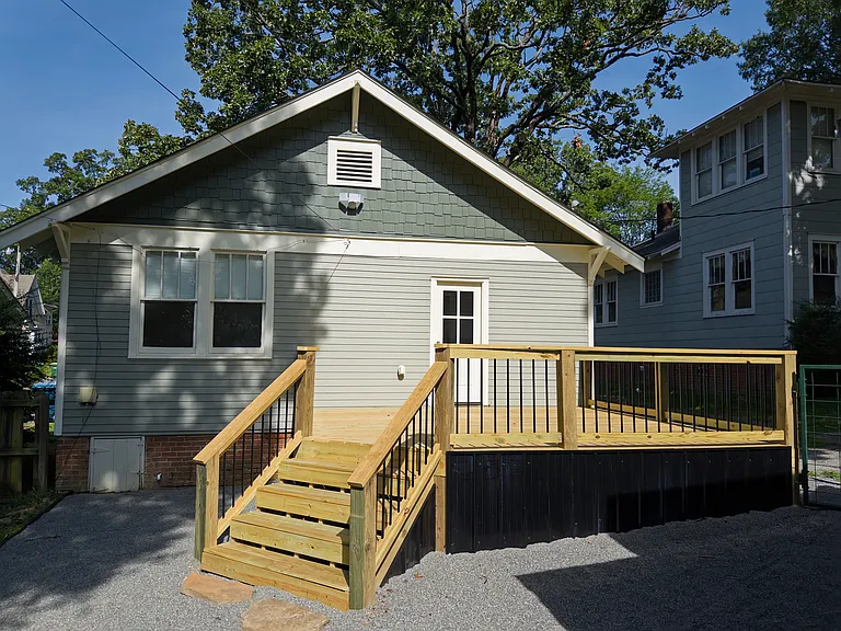 519 Midland St — Photo 9