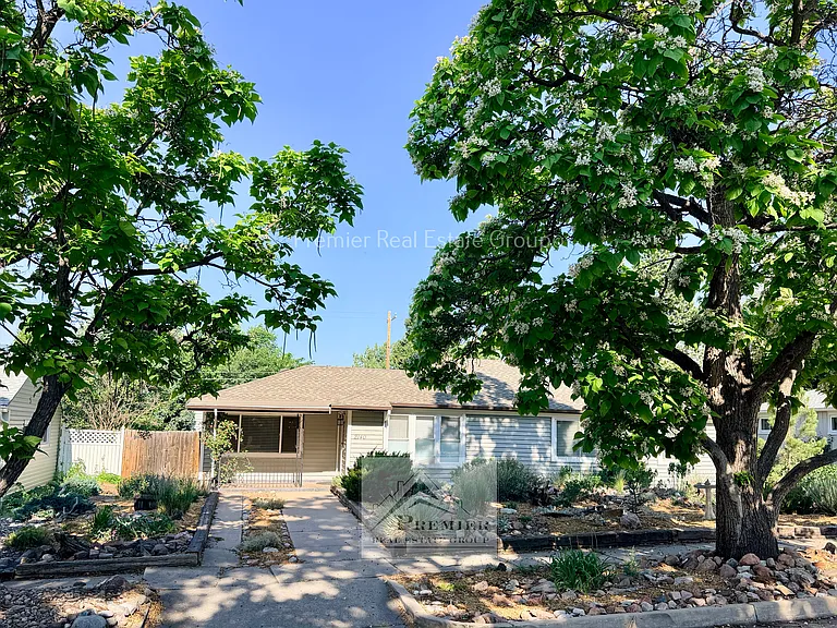 2140 Robin Dr — Photo 1