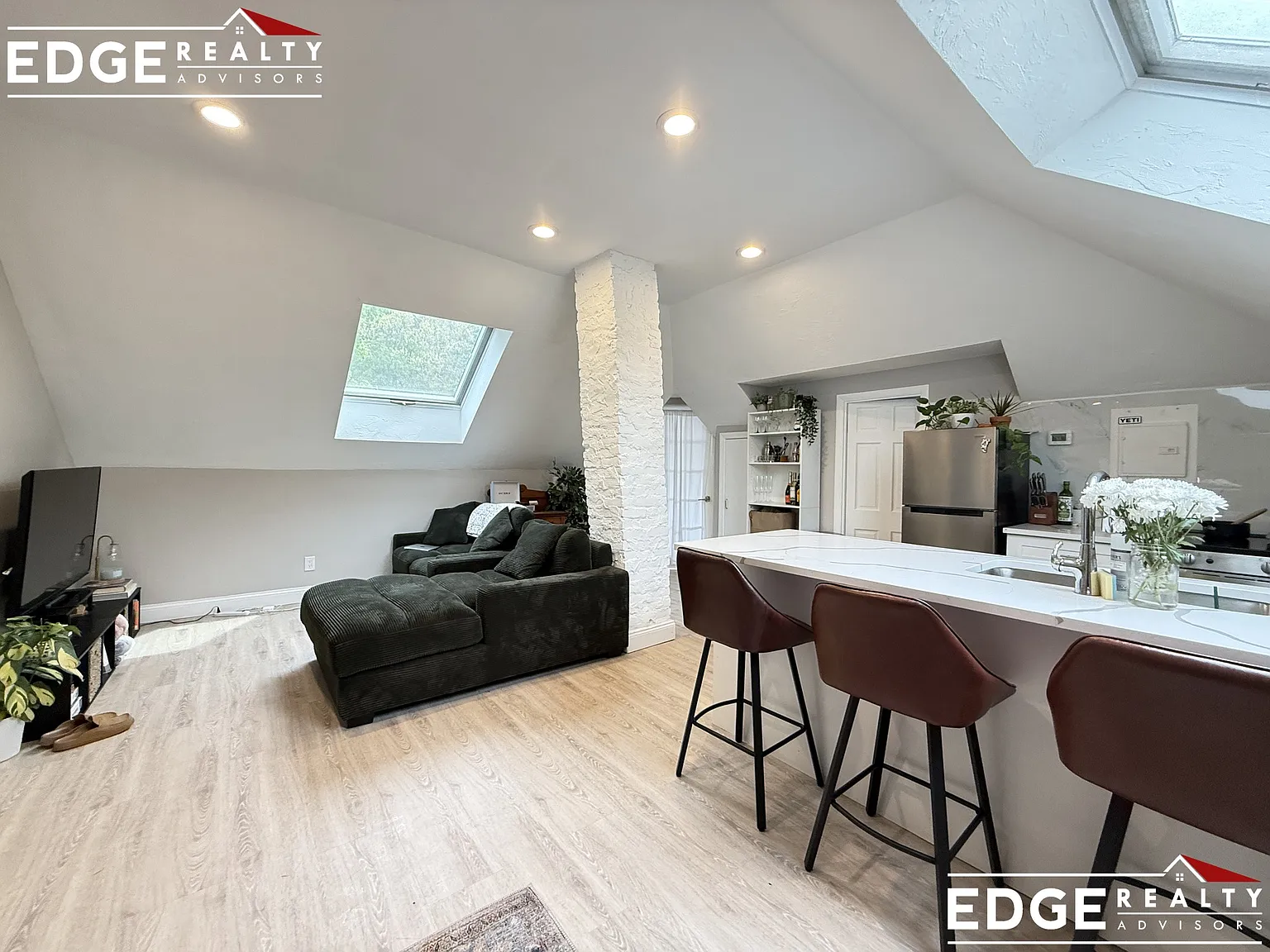 2 bed, 750 sqft, $3,000 — Photo 2