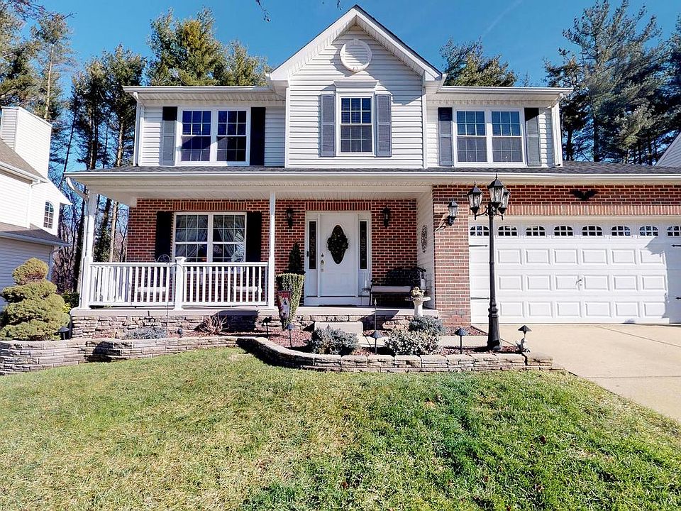 1st image of 1323 Crofton Dr